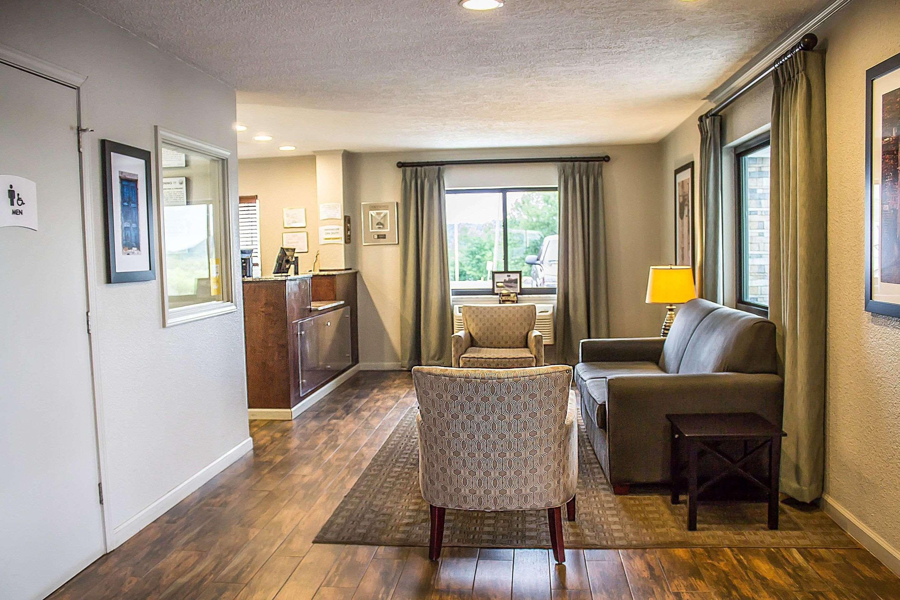 Quality Inn Cambridge Exterior photo