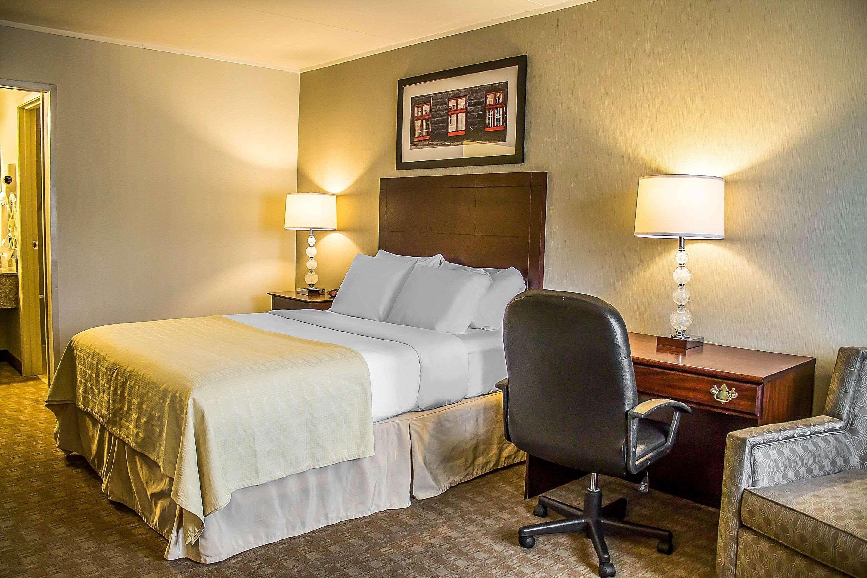 Quality Inn Cambridge Exterior photo