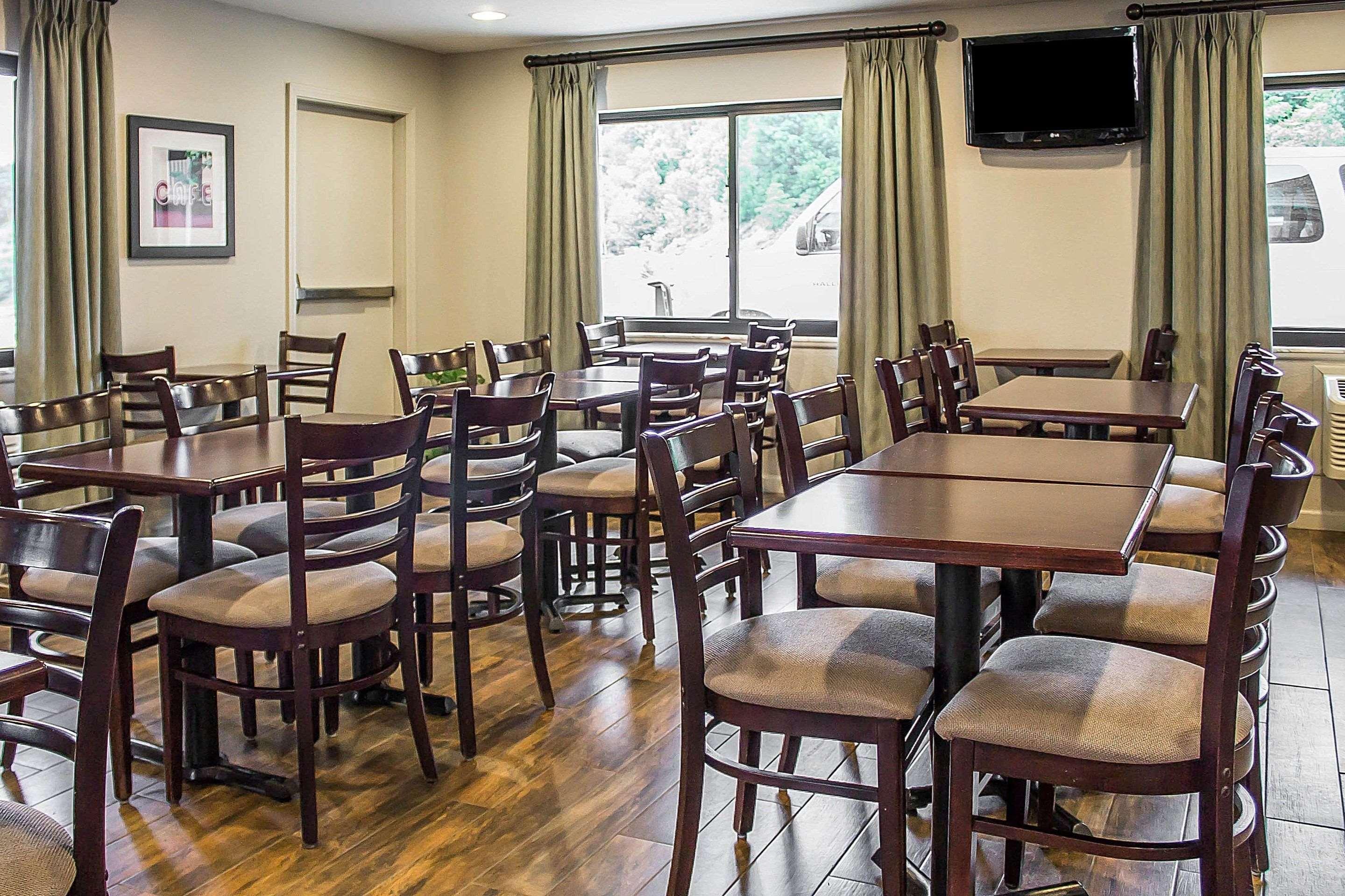 Quality Inn Cambridge Exterior photo