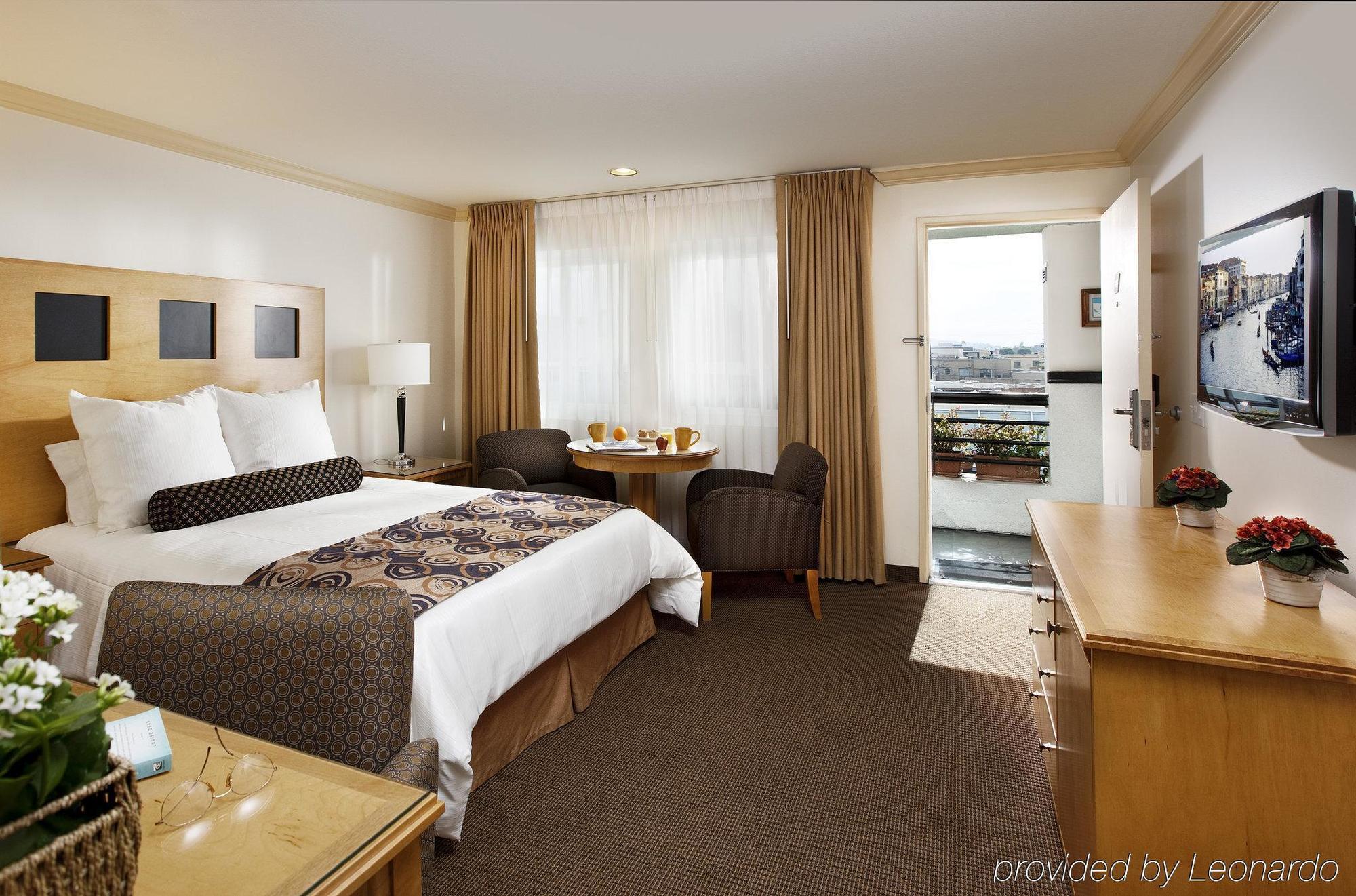 Quality Inn Cambridge Room photo