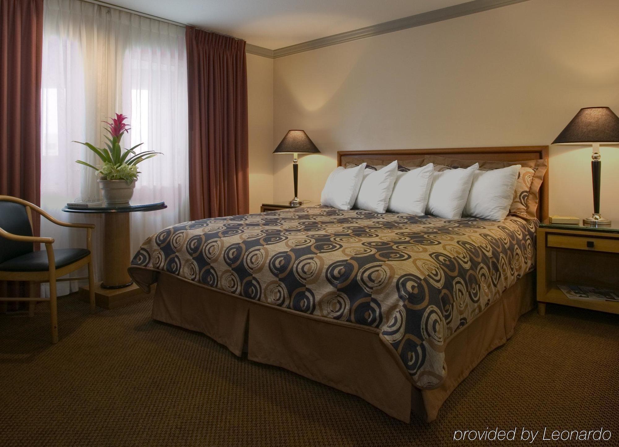Quality Inn Cambridge Room photo