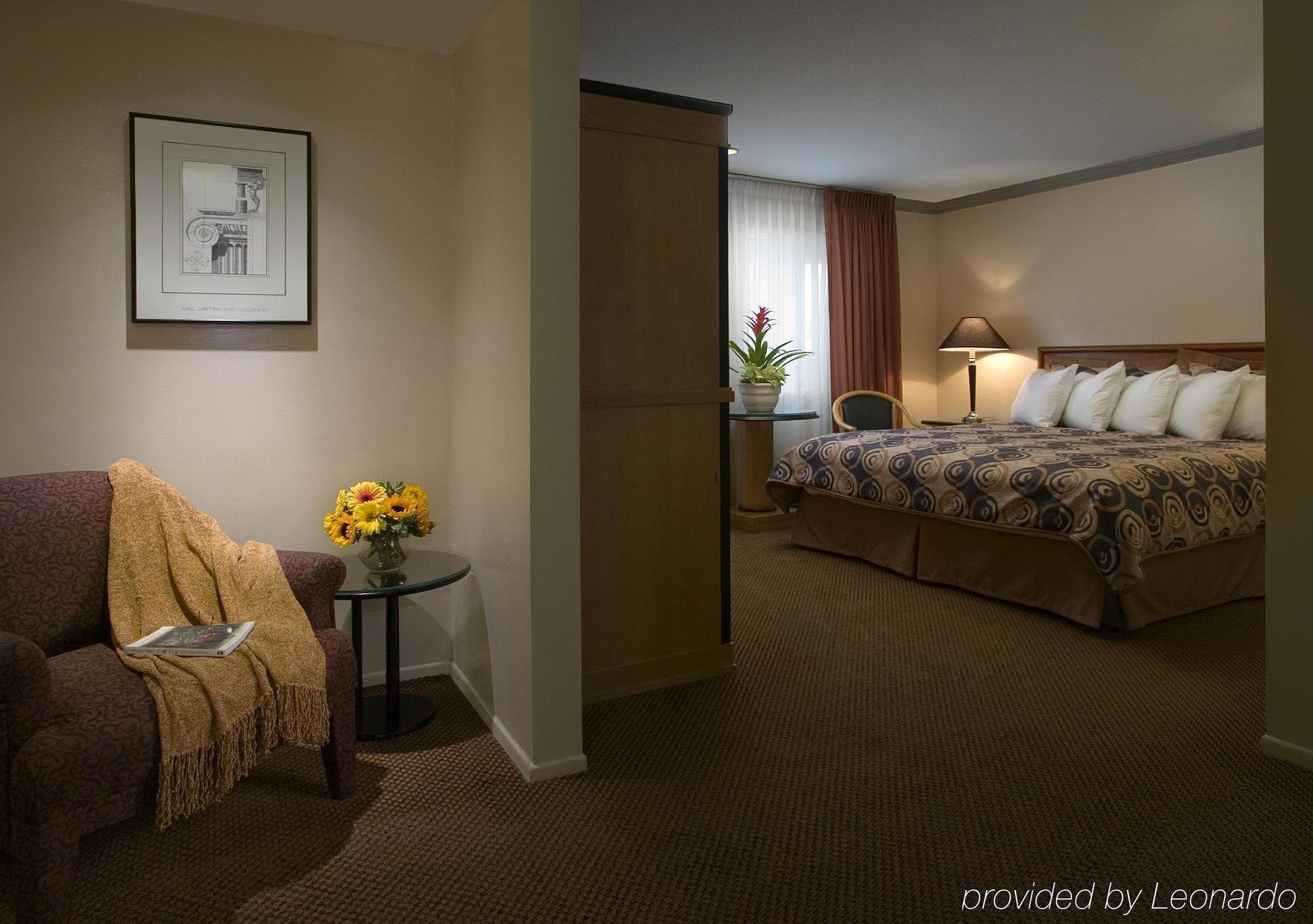 Quality Inn Cambridge Room photo